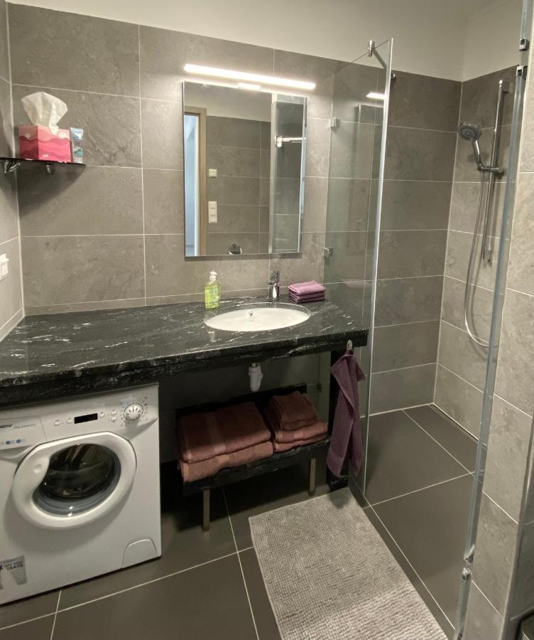 Lilie Appartement In Heviz Mit Tiefgarage, New And Modern Bagian luar foto
