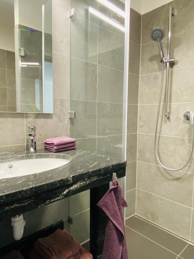 Lilie Appartement In Heviz Mit Tiefgarage, New And Modern Bagian luar foto