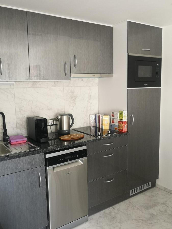 Lilie Appartement In Heviz Mit Tiefgarage, New And Modern Bagian luar foto