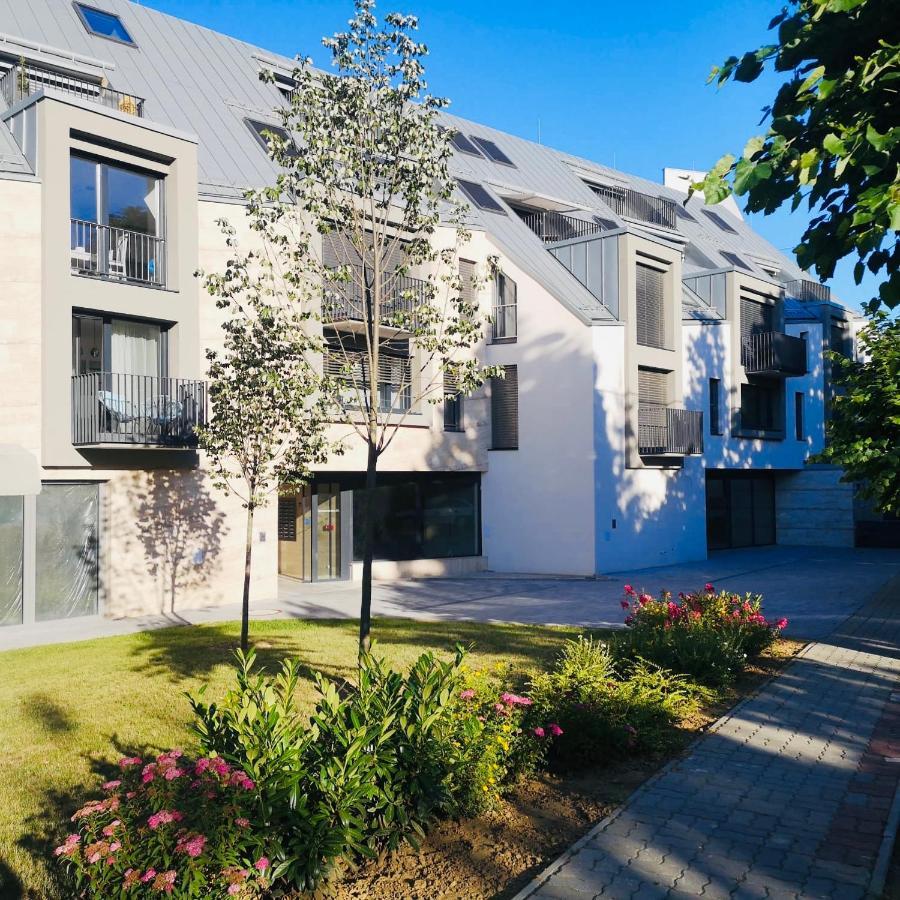 Lilie Appartement In Heviz Mit Tiefgarage, New And Modern Bagian luar foto